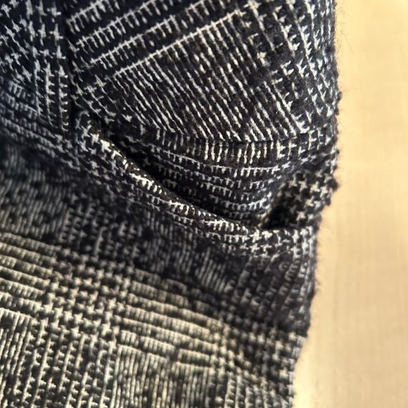 Express Shorts - Picture 7 of 9